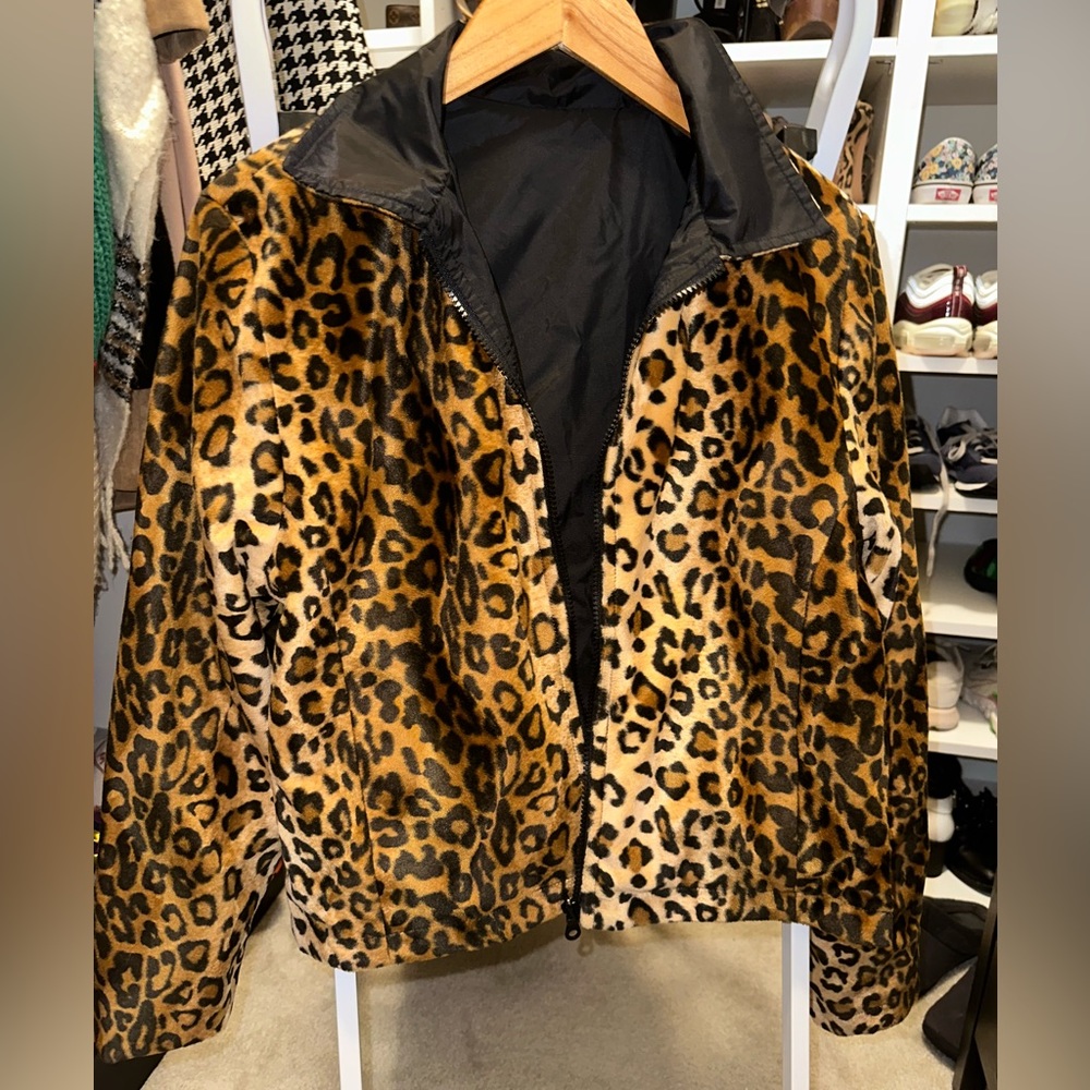 Reversible windbreaker and faux fur women's jacket